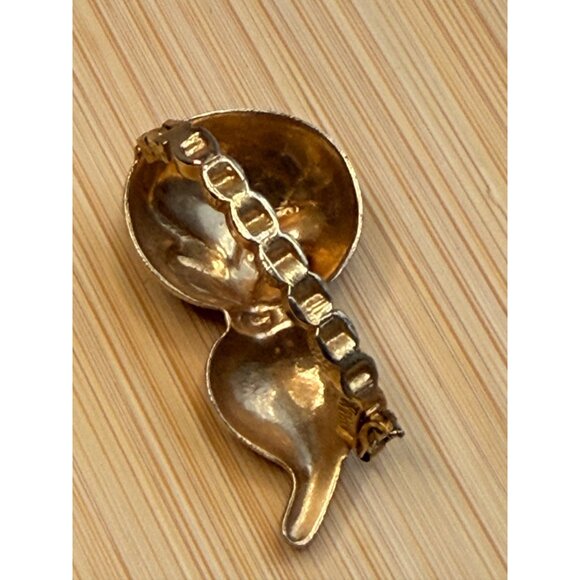 Gold-Tone Gourd-Shaped scarf clip In Gift Box - Picture 3 of 8